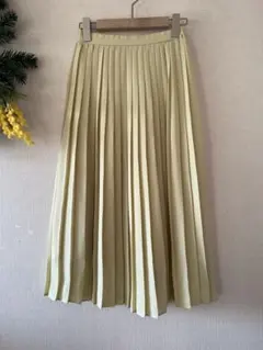 美品⭐️UNIQLO 春色プリーツスカート 後ろゴムXS⭐️