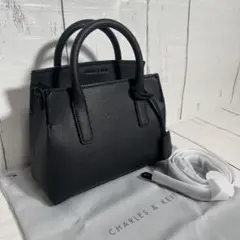 CHARLES & KEITH ストラクチャード ダブルトップハンドルトート