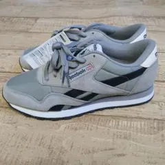 Reebok Classic グレー スニーカー　訳あり新品