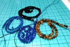 極小　天然石ビーズ　ラピスラズリ　タイガーアイ　オニキスかモリオン