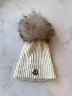 MONCLER ニット帽 アイボリー - メルカリ