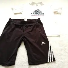 adidas Tシャツとショートパンツセット