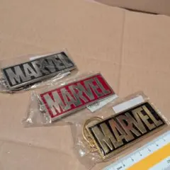 新品　MARVEL キーホルダー 3点セットゴールド　レッド　ブラックずっしり感