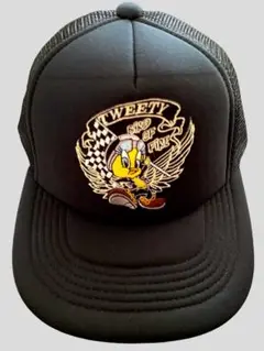 トゥーイーティー BIRD OF FIRE ワッペン付き メッシュキャップ 黒