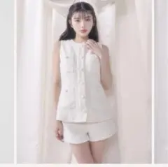 26SS新作完売⭐︎LilyBrown サテンパフスリーブシャツ ホワイト - メルカリ