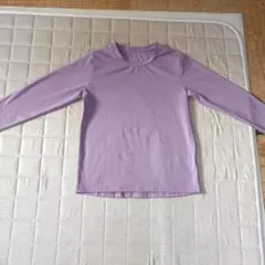 ストレッチ性ラベンダー長袖Tシャツ
