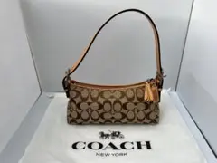 ⭐️COACH ショルダーバッグ シグニチャー柄ブラウンのサムネイル