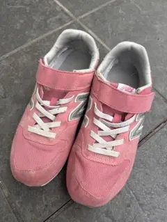 New Balance ピンク スニーカー ベルクロ