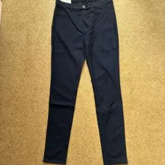【新品未使用】UNIQLOネイビー スキニーパンツ Lサイズ
