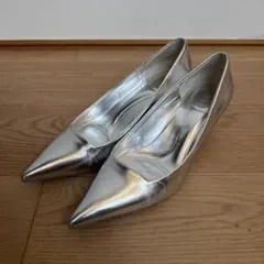 ZARA シルバー ポインテッドトゥパンプス　36