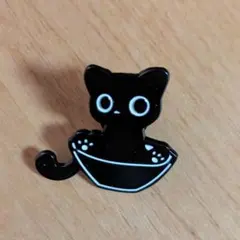 マタノアツコ ピンバッジ - メルカリ
