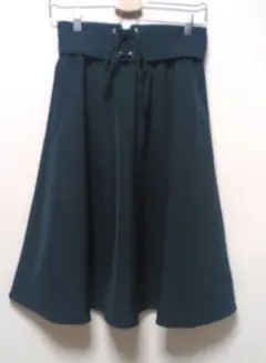 COLZA レースアップベルト付フレアスカート M　モスグリーン　美品のサムネイル