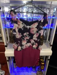 フラワープリントオフショルダーペプラムドレス