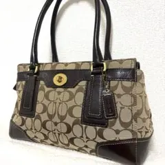 COACH シグネチャー ターンロック ハンプトンズトートバッグ レザー Y2K COACH シグネチャー ターンロック ハンプトンズトートバッグ レザー