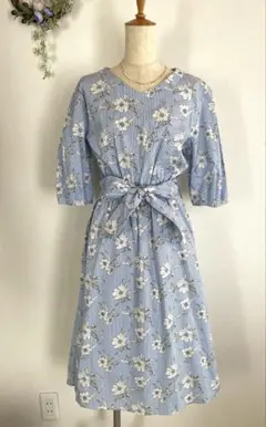 【新品タグ付き】BEAMS HEART 花柄ストライプミディ丈ワンピースのサムネイル