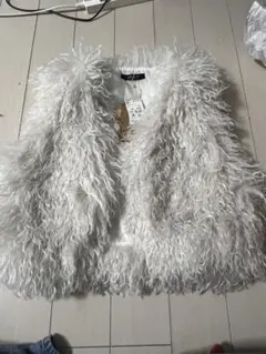 CHIP CLIP ホワイトファーベスト 新品タグ付き