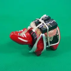 福島県の郷土玩具　柳津（やないづ）の赤べこ