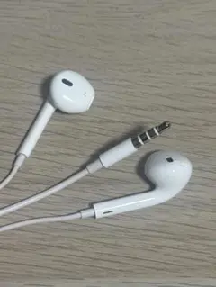 ホワイト 有線イヤホン 3.5mmジャック