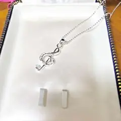 最終お値下!!ネックレス(ト音記号)新品!!