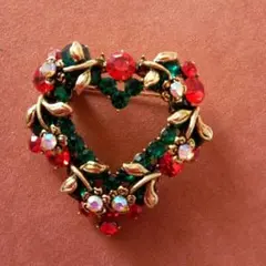 ハート型ブローチ 赤緑ストーン装飾