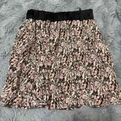 美品　フレアスカート 花柄 黒 ピンク