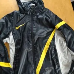 Nike Mサイズ　フード付きウィンドブレーカー