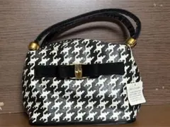 Item thumbnail for item 3f75e79c-8969-4149-9fce-3cc9def2891a