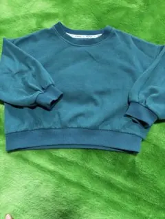 クマポケット付きターコイズトレーナー