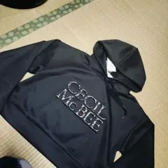 CECIL Mc BEEパーカー