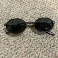 Ray Banオーバルシルバーサングラス ブラックレンズ