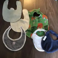 ソックス　カラフルなベビー用スタイ6枚セット