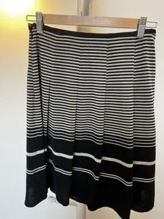 フレアスカート 黒と白のストライプ