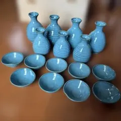 青い陶器の徳利とお猪口セット
