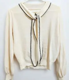 タイ付きニット　アイボリー