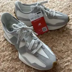 美品　ニューバランス　327 グレー　ホワイト　24
