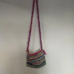 カラフルなストライプのポシェット