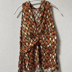 オレンジ系幾何学模様ノースリーブトップス