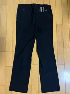 adidas 黒 ストレートレッグパンツ