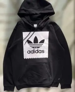 ブラック パーカー