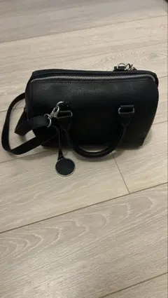 〈美品〉UNIQLO ユニクロ レザータッチ 2WAY ボストンバッグ黒のサムネイル
