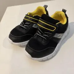 西松屋　キッズスニーカー　17センチ　ほぼ未使用品のサムネイル