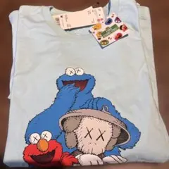 ユニクロ　カウズ　セサミストリート　エルモ クッキーモンスター Tシャツ M