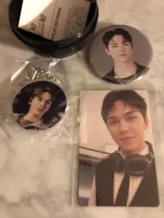 SEVENTEEN　VERNON バーノン　トレカ　キーホルダー　缶バッチ