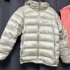 mont-bell ウィメンズXL クリーム色 ダウンジャケット