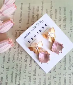 桜ピンク桃色華やぐ春を待ちわびるガラス ピアス