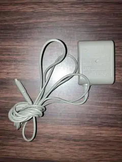 DS Lite 純正 ACアダプター USG-002(JPN/USA) 充電器