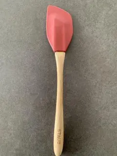 STAUB シリコンスパチュラ 赤