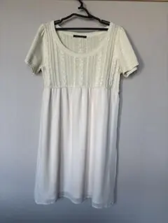 natural couture 半袖ひざ丈ワンピース クリーム色のサムネイル