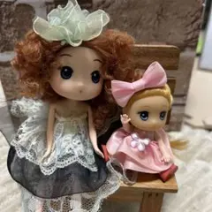 ファッションドールと小さなドールのセット