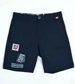 【新品未使用】VOLCOM 32インチ 完売 入手困難 黒のサムネイル